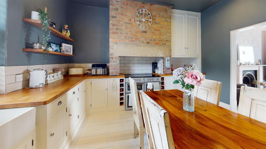 Thorncliffe-Kitchen.jpg