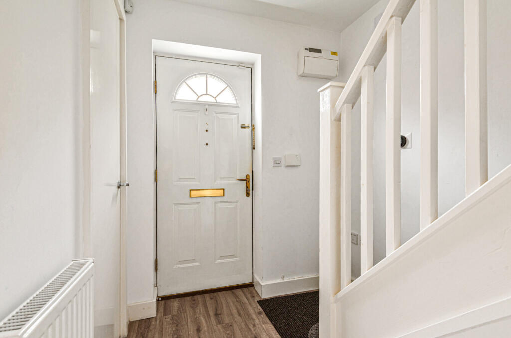 1336525-4-68a3985...