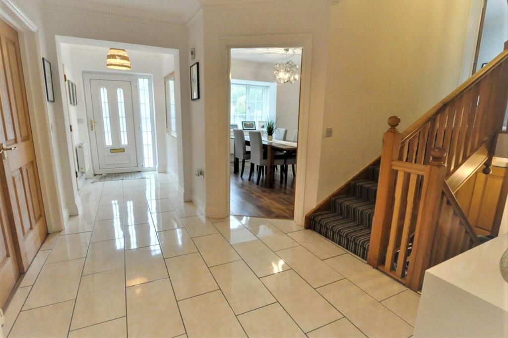 Hallway.jpg
