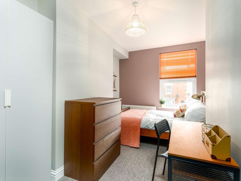 ROOM 5.jpg