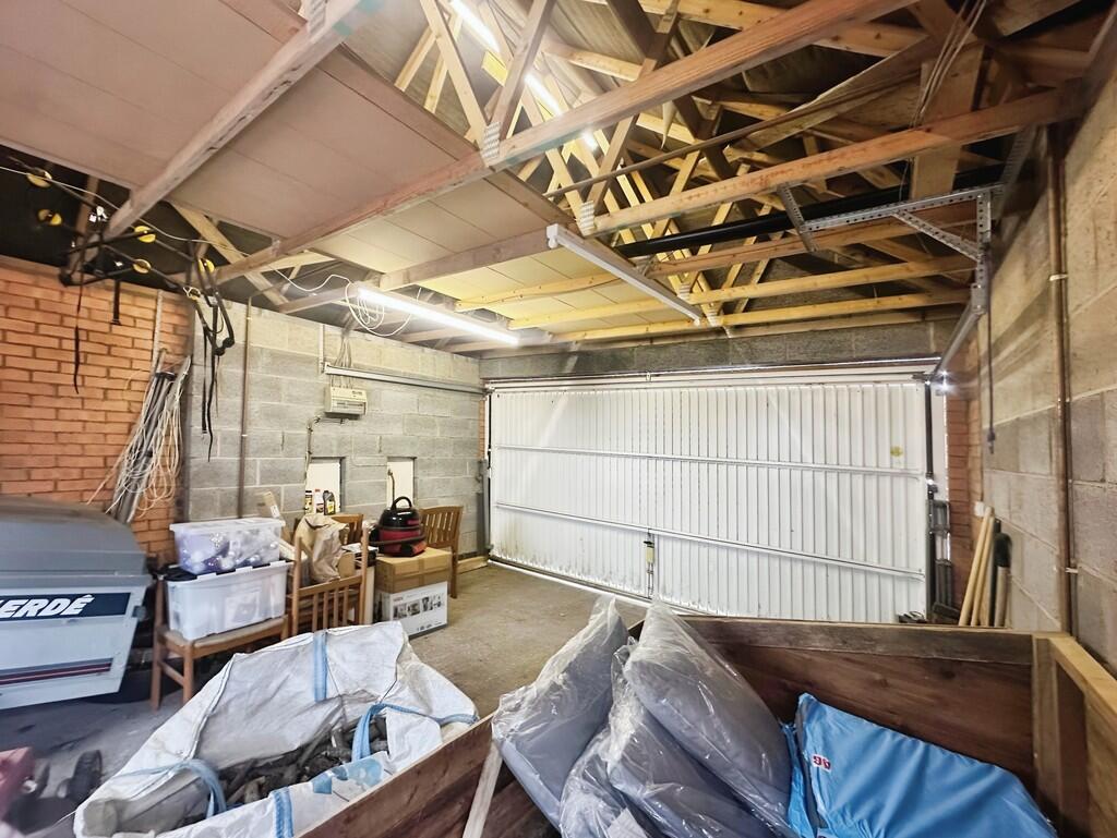 ddcec6c1-WhatsApp...