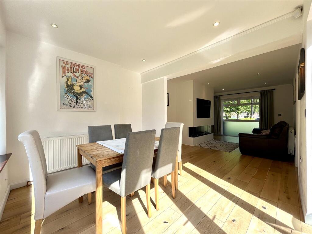 Dining Area Aspect 3