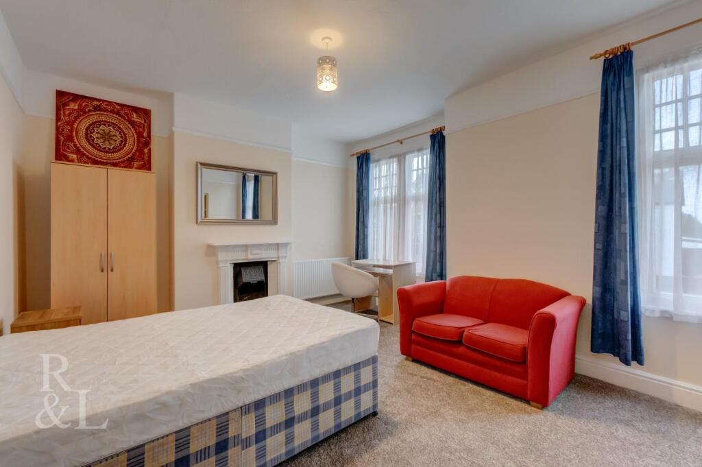 Trent Boulevard  (1)-4.jpg