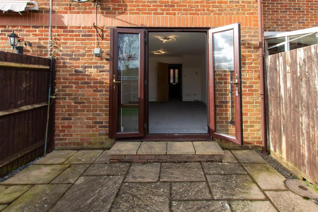 8 Lime Tree Grove - french doors-2.jpg