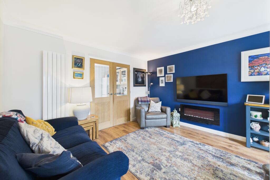 CAM03162G0-PR0279-STILL010