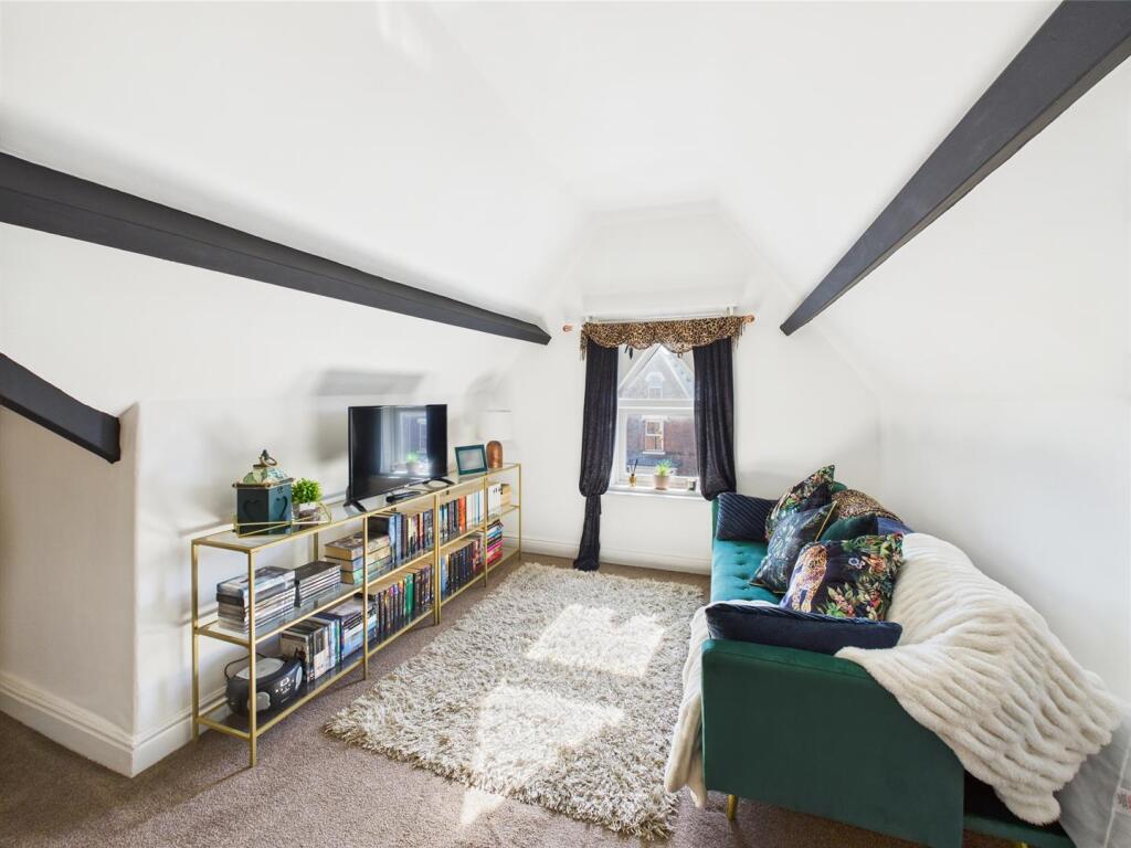 Bedroom: