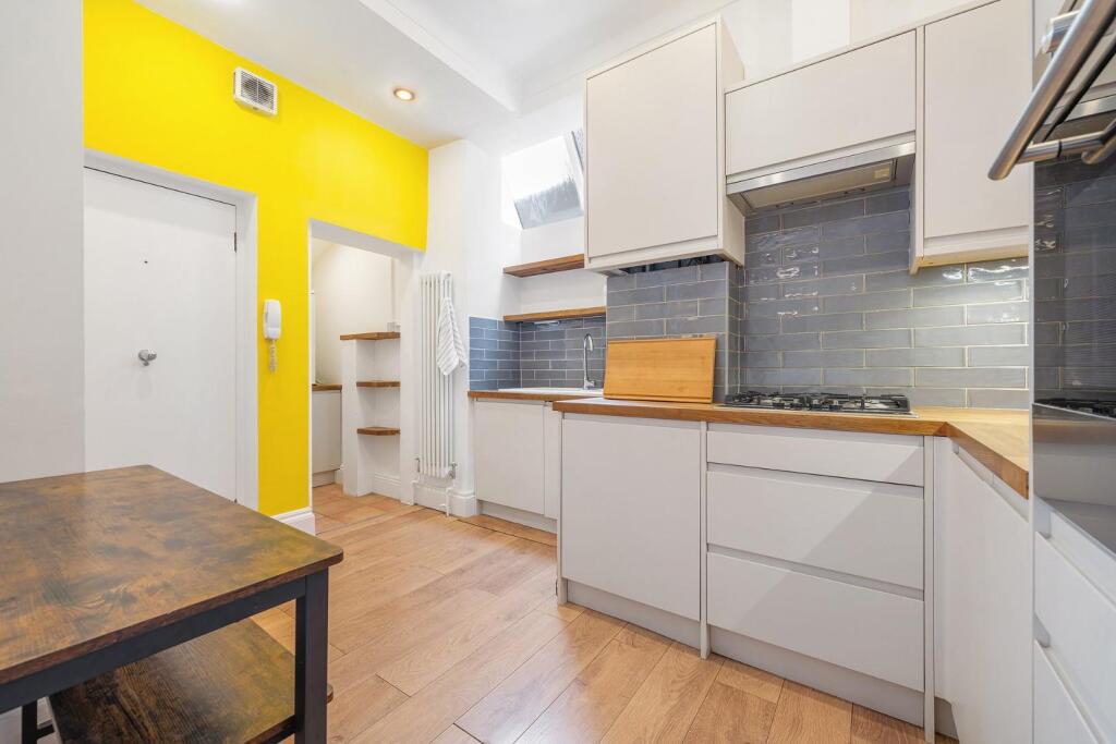 Kitchen.JPG