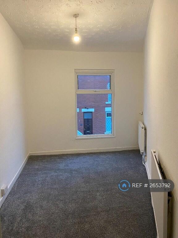 Large Double Bedroom 2