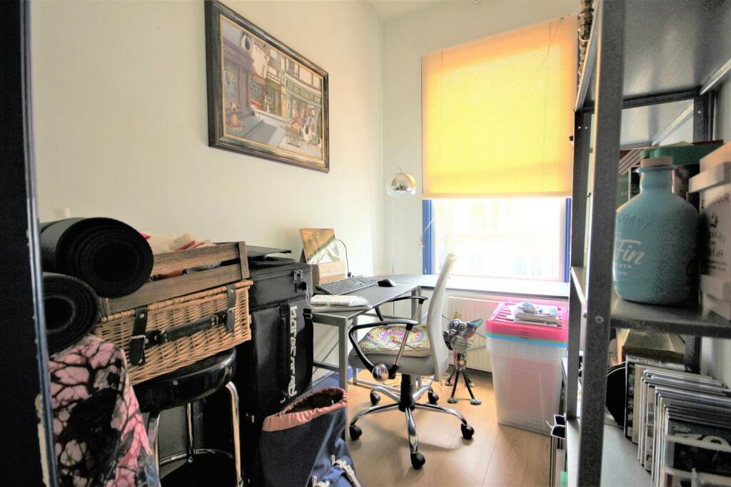Office Room (2).JPG