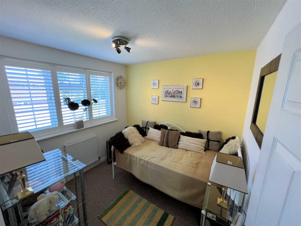 Bedroom 4.JPG