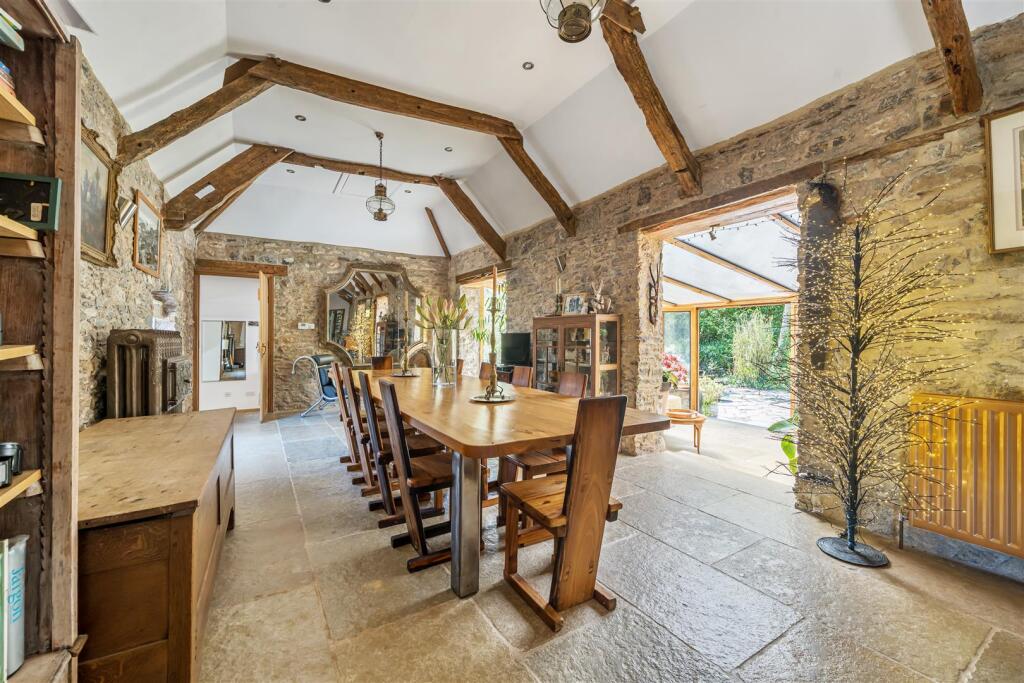 TRH Dining Hall 18-6812679f513e2-1264618-ARW-18-HD