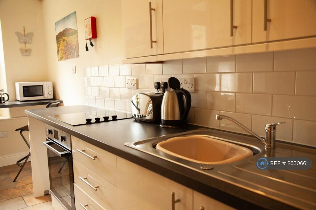 Kitchen With Breakfast Bar