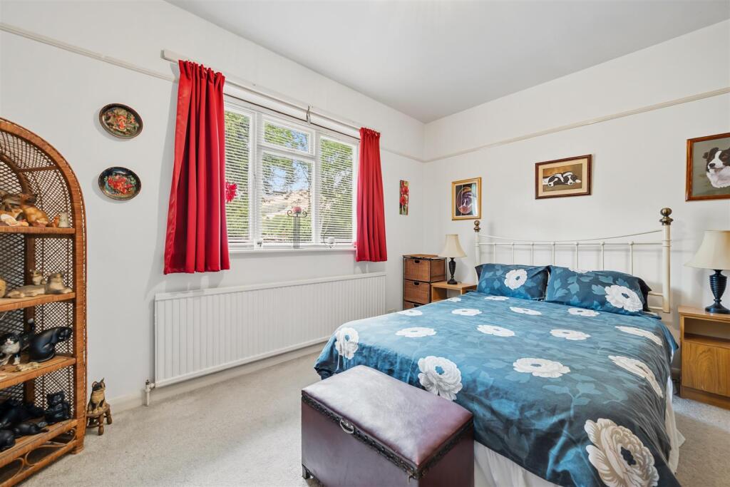 Saxton Mee Barnfield 040.jpg