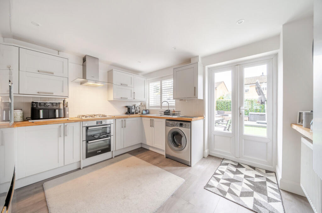 1375806-16-690b67...