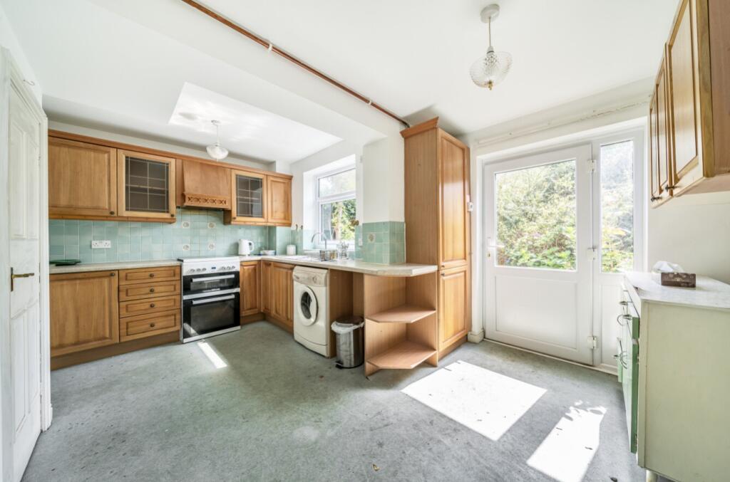 Kitchen 2 - 26 Whalley Close - EweMove Sale