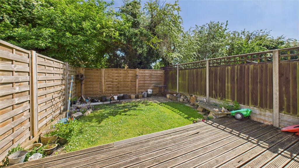 CAM04968G0-PR0037-STILL007