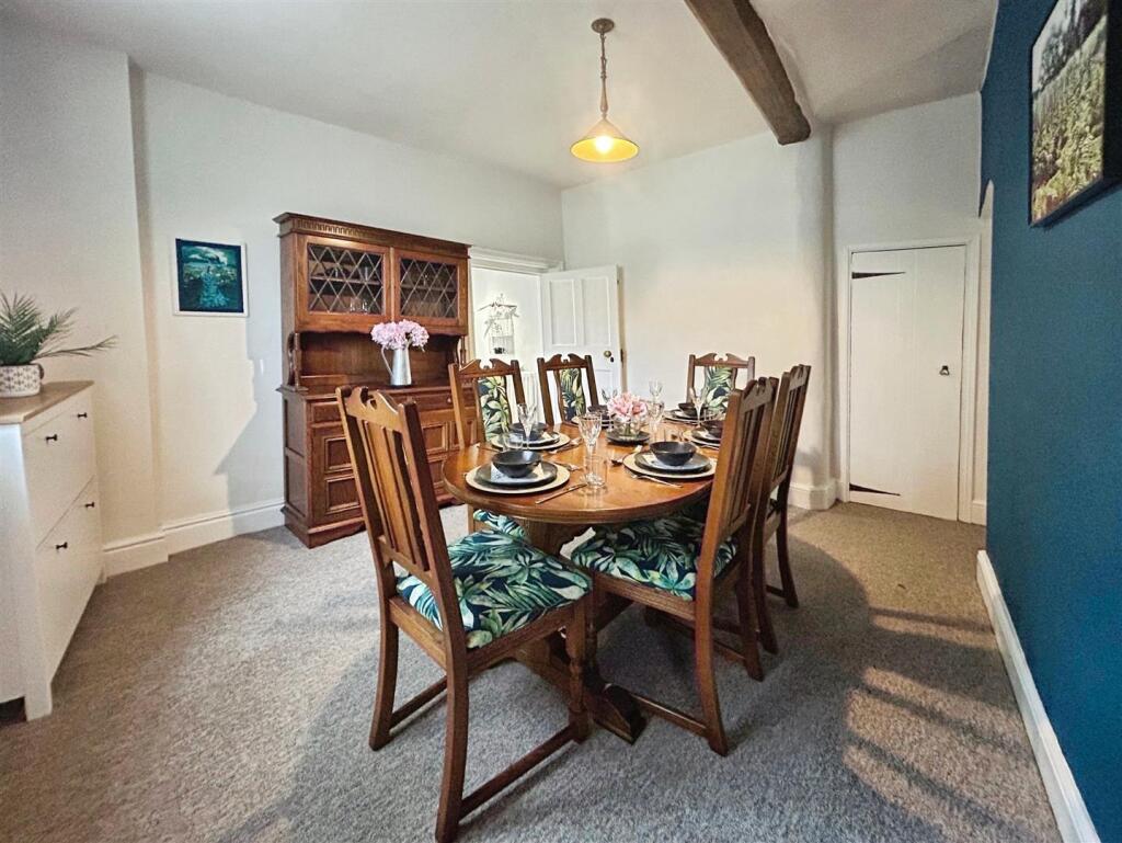 1a440138-2-4781-AABB-54E95E1C94F1-1493-000001048CF