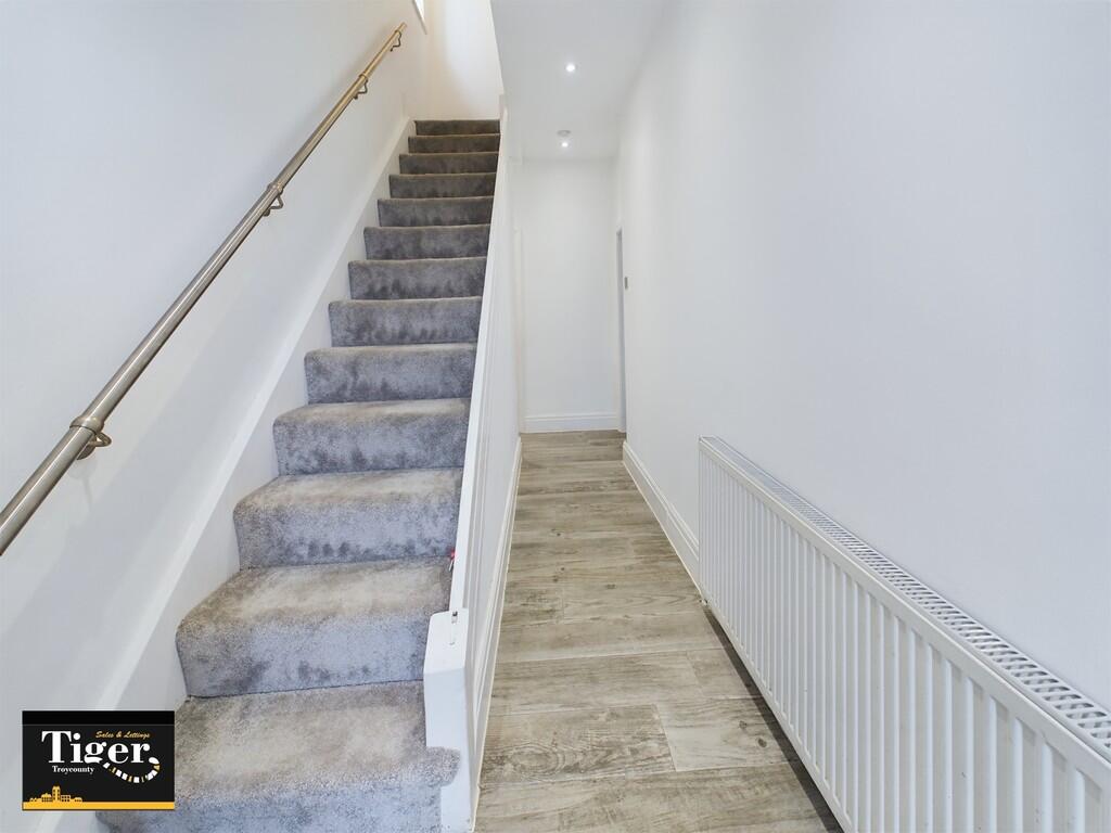 CAM02176G0-PR0315...