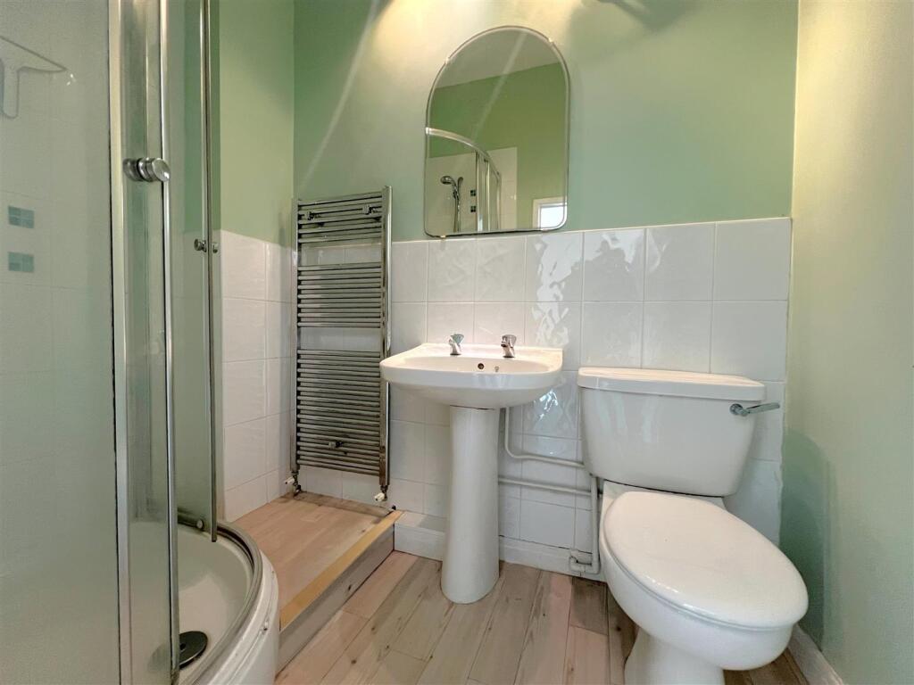 ensuite.jpg
