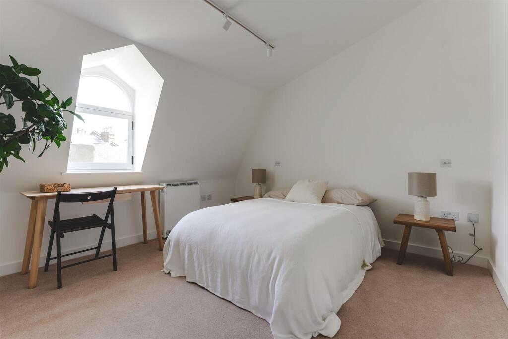 Clissold Crescent-20.jpg