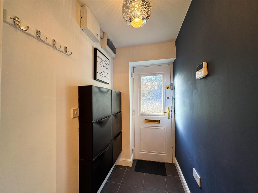 ENTRANCE PORCH