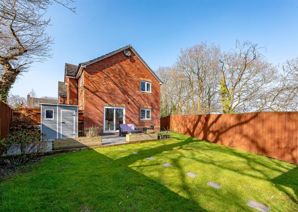 8 Oaklands-External (3).jpg