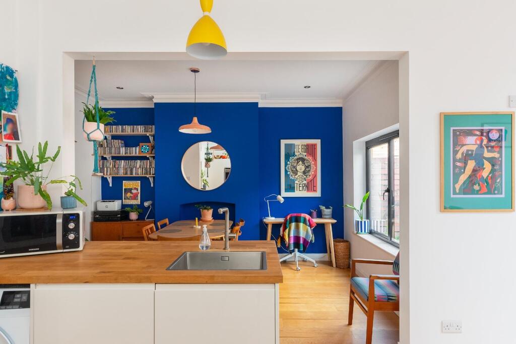 0R5RKE - Dining Room C.jpg