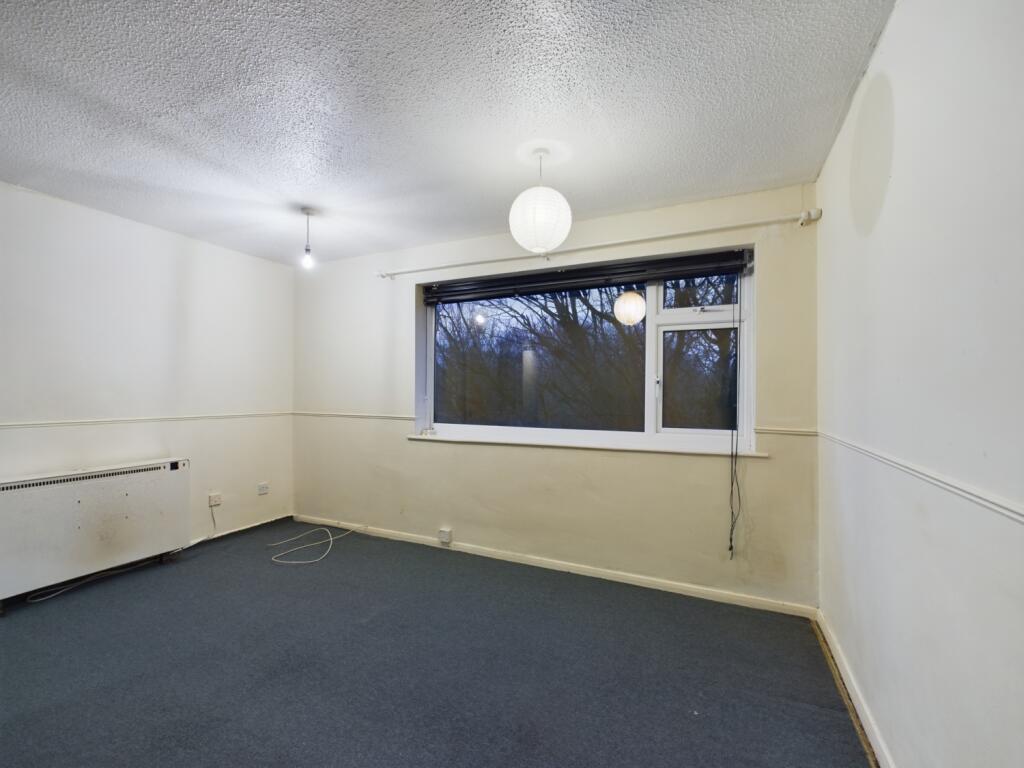 CAM01740G0-PR0303-STILL005