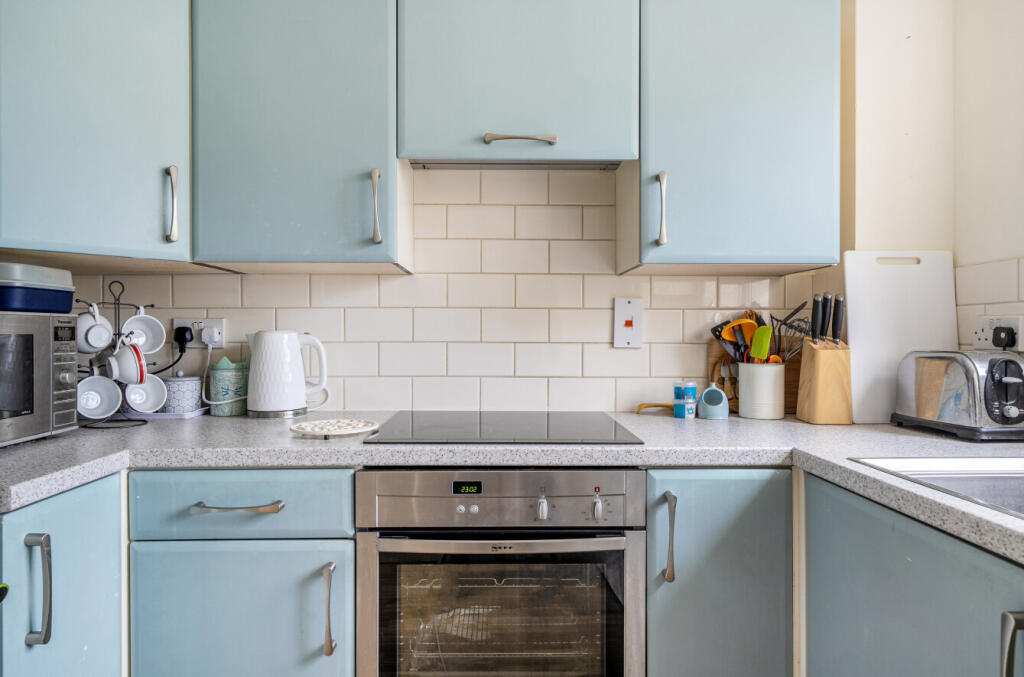 1346688-5-68b55a1...