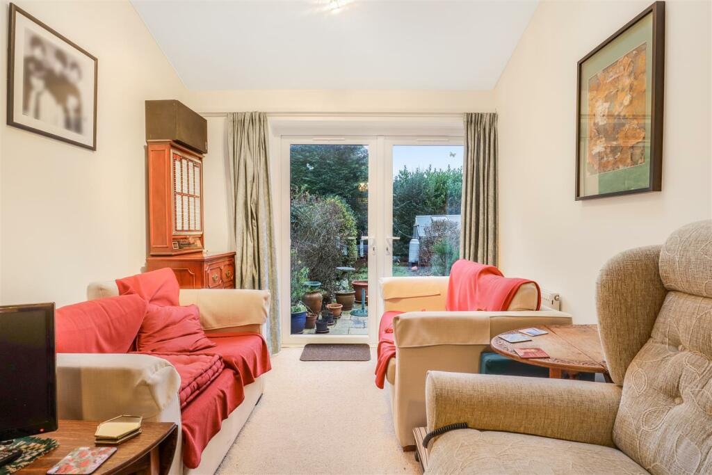 Extended Sitting Area