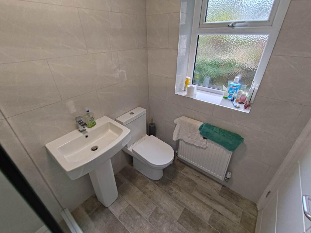 Ground floor bathroo