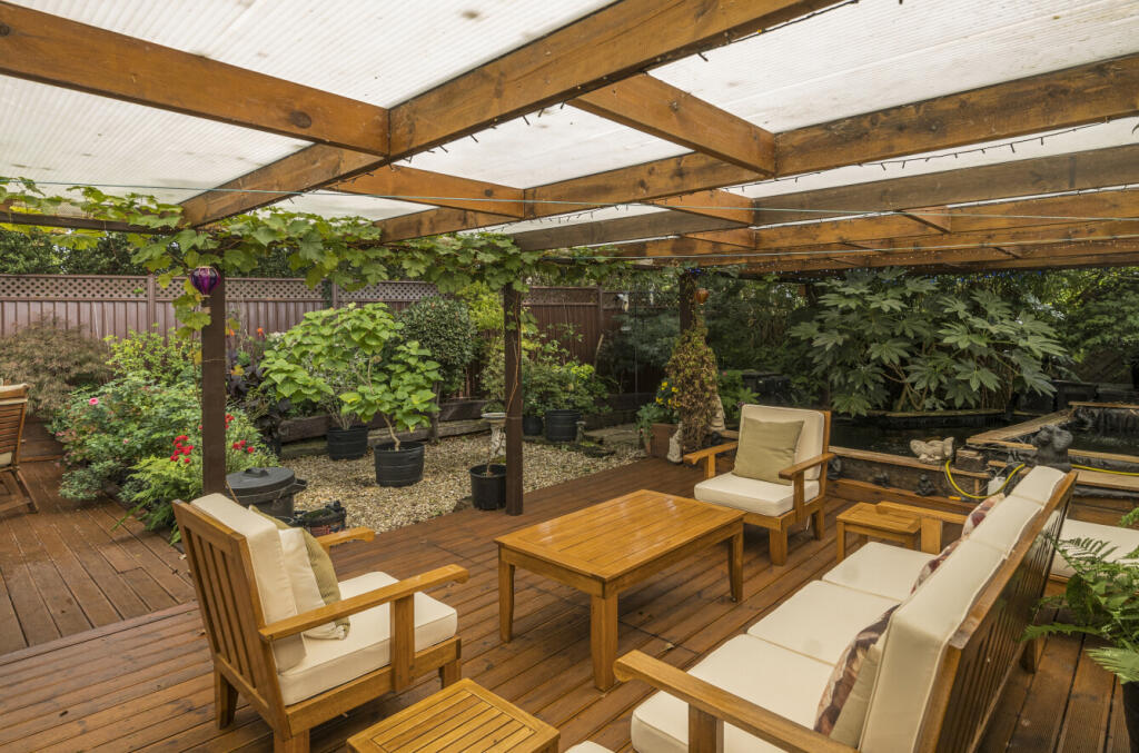 1355189-5-68c80ed...