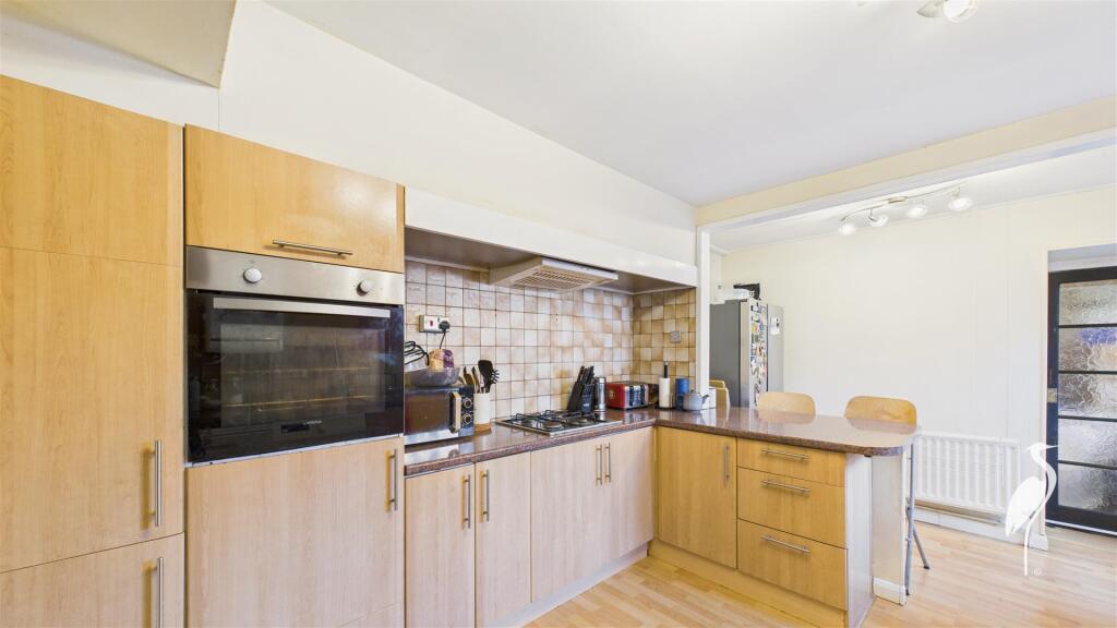 Breakfasting Kitchen