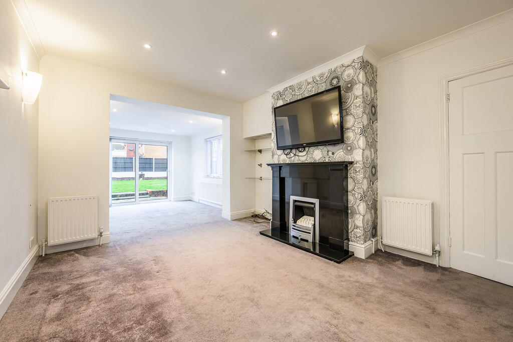 Lounge through to...