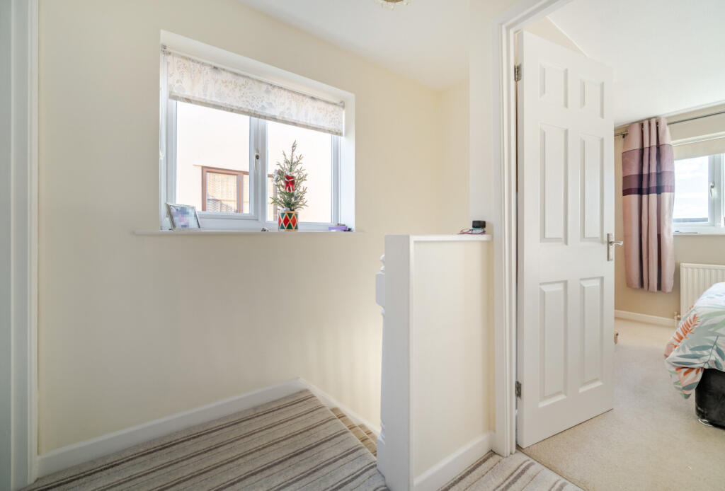 1383288-15-691db6...