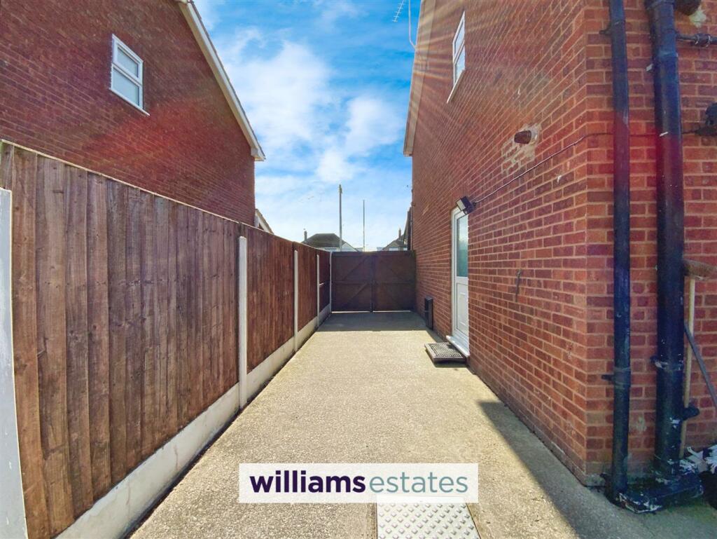 side gates &amp; driveway