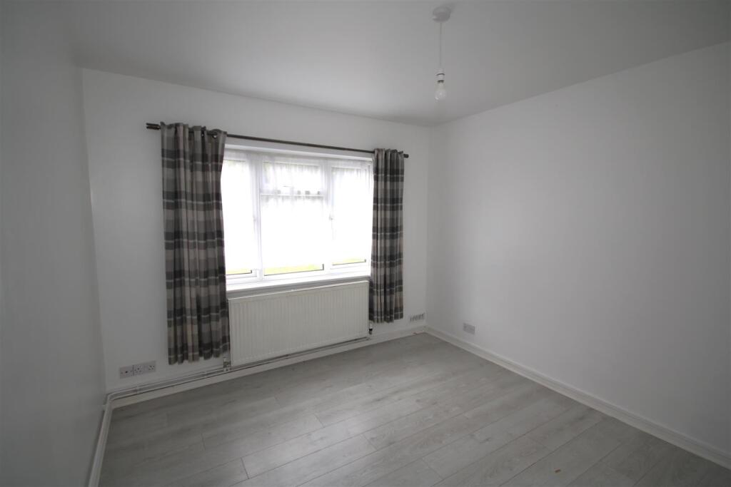 Bedroom 1a.JPG