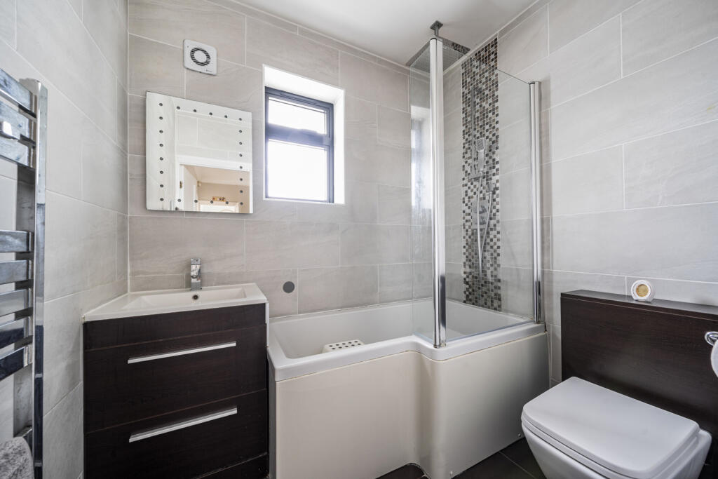 1298089-9-682dbc2...