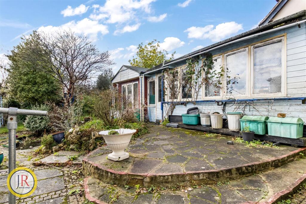 Patio Area/Outbuilding
