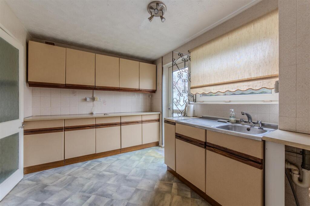 27 Manorbier Drive-12.jpg