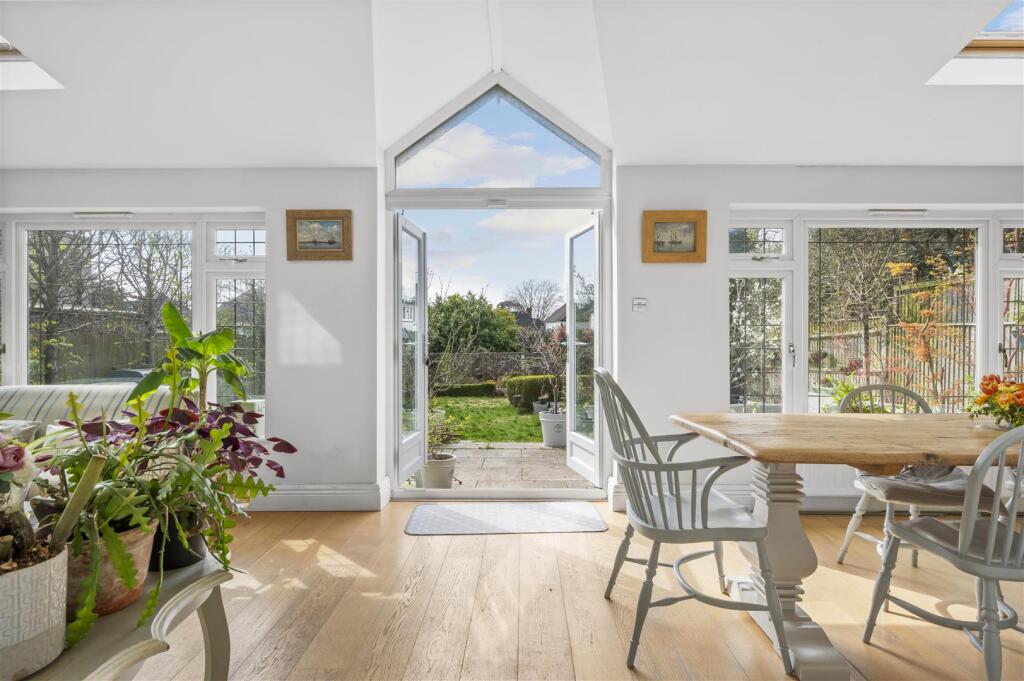 7 Lindisfarne Road,12 copy.jpg