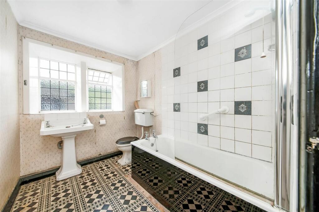 HOUSE BATHROOM