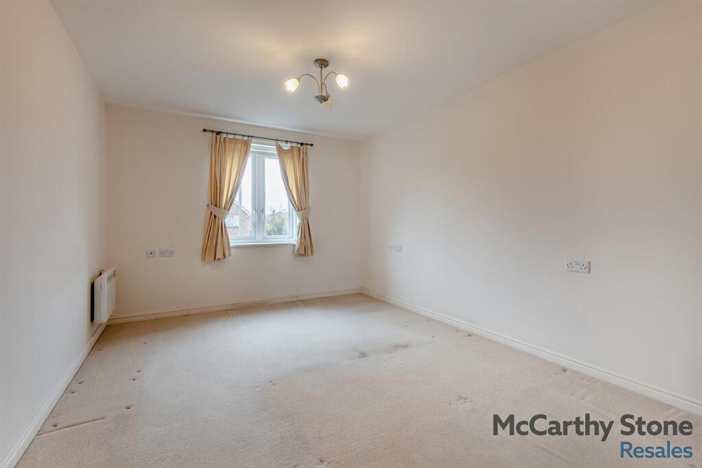 8670688-interior18-800.jpg