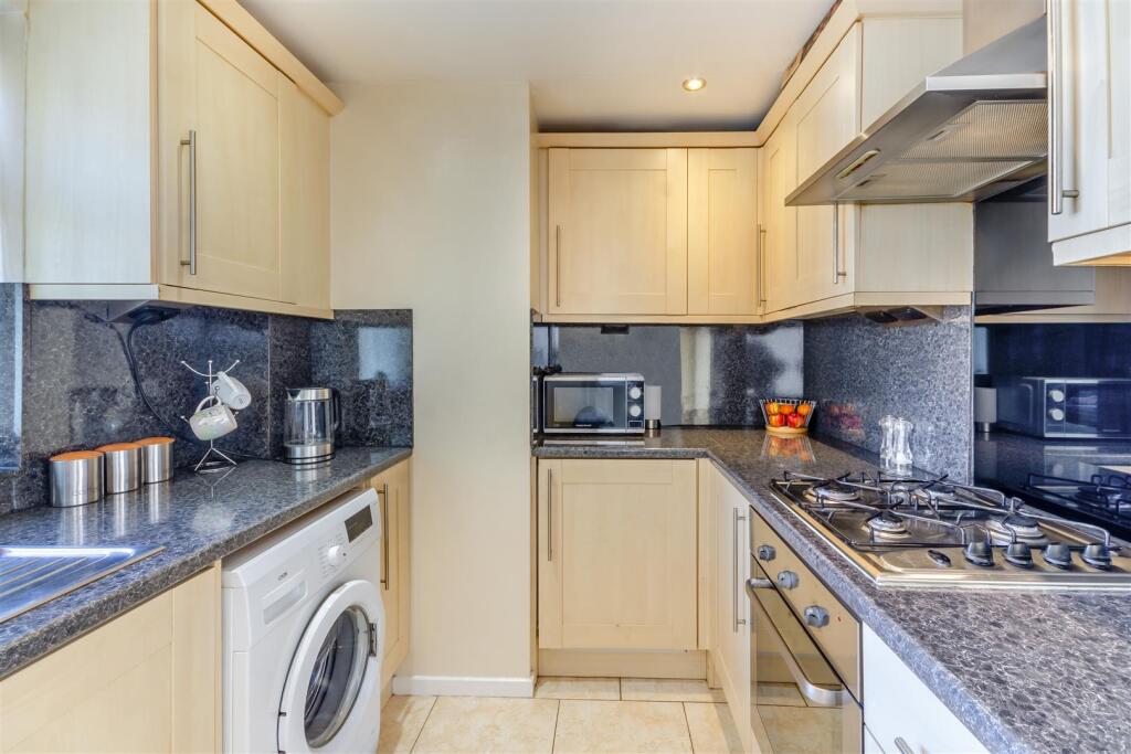 8664420-interior02.jpg