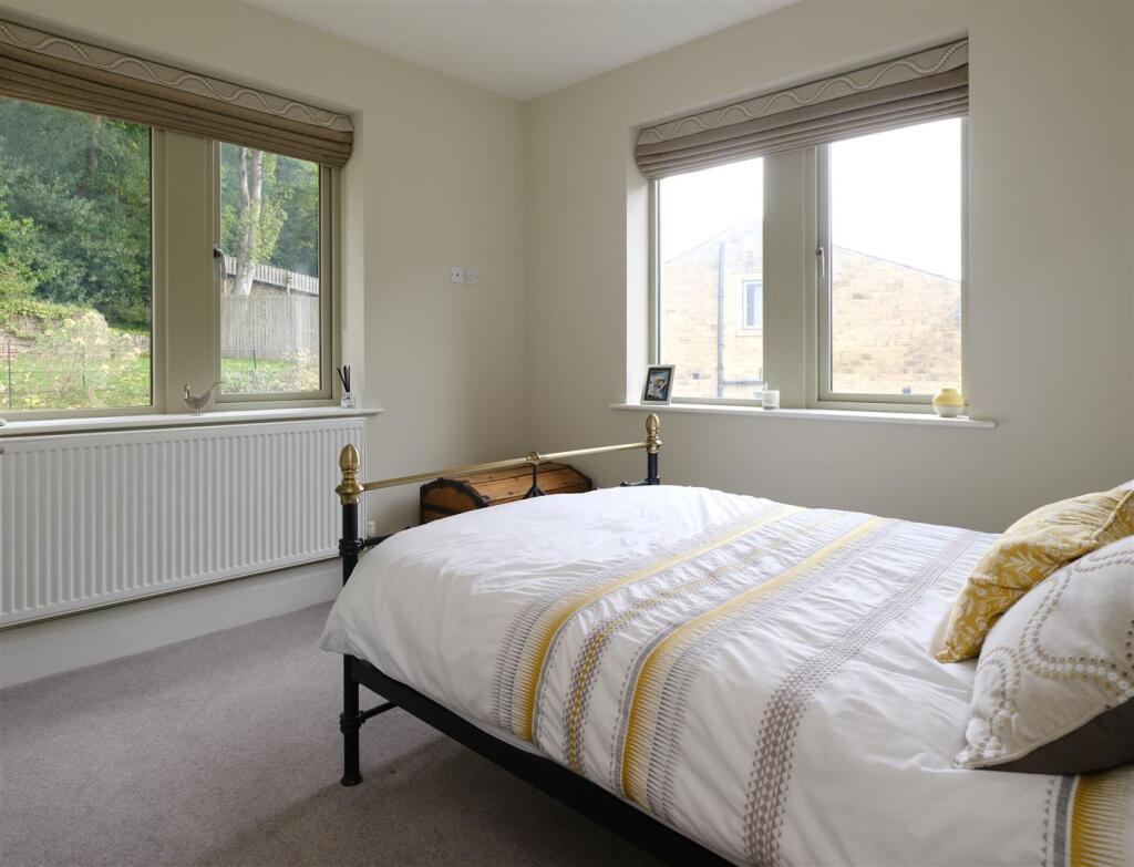 BEDROOM 5