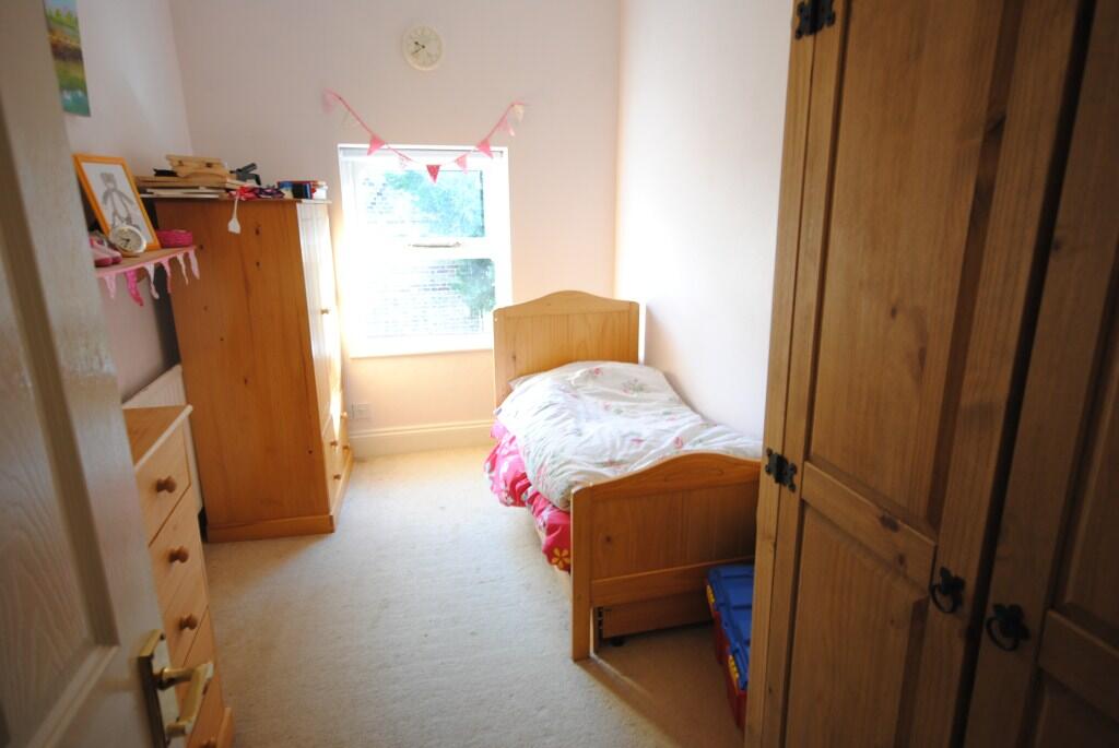 81LondonRoadbed2.JPG