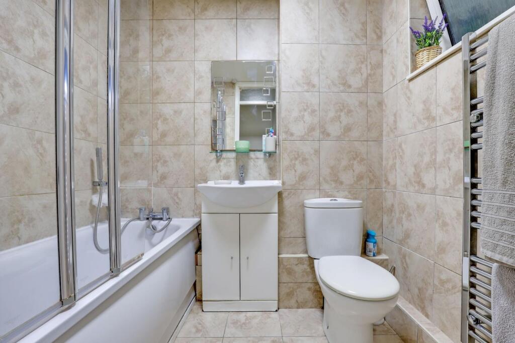 06-5a4eJHPropWpen - 37 Bredhurst Close - 16-medium