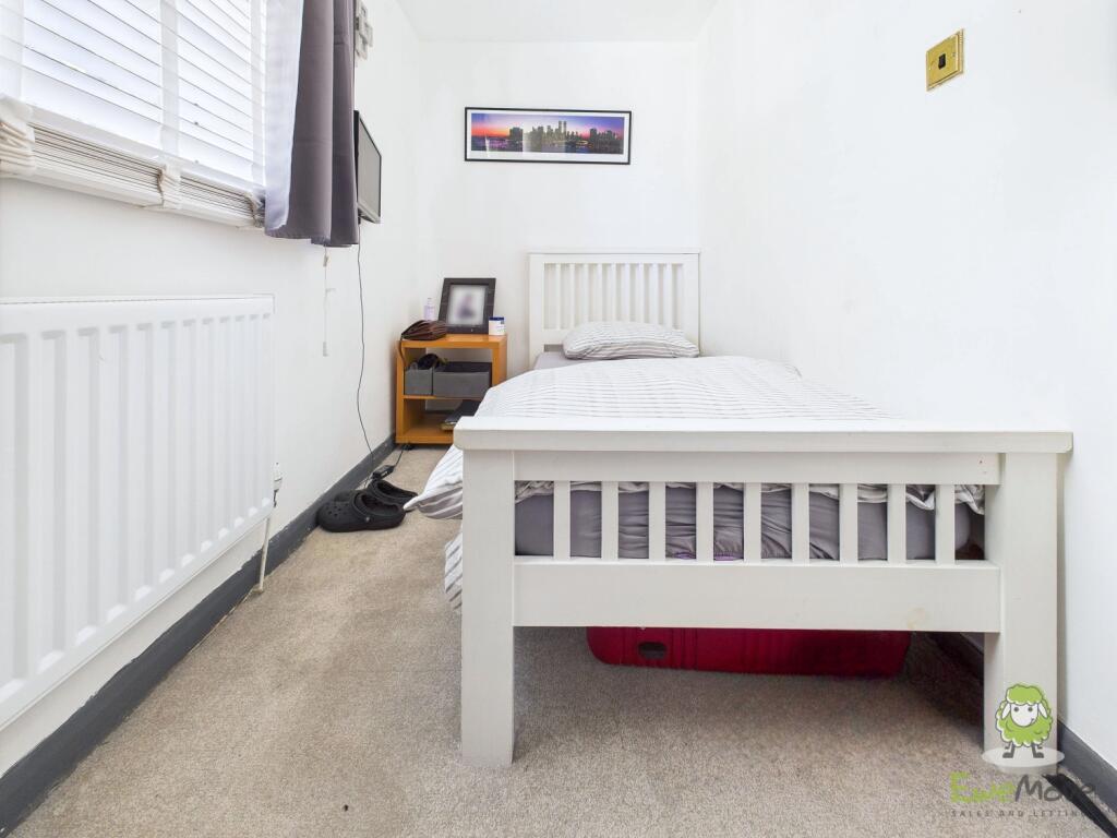 CAM01543G0-PR0137-STILL041