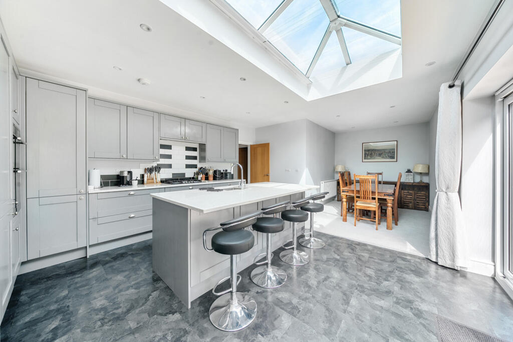 1315775-11-685e47...