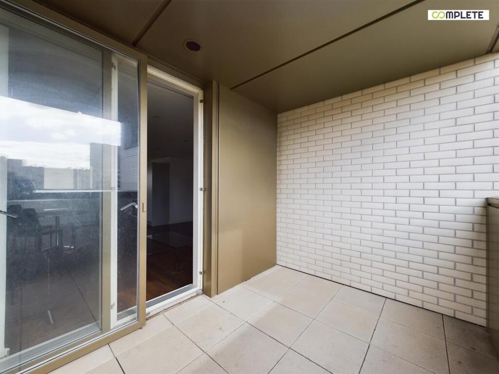 CAM01231G0-PR0052-STILL018